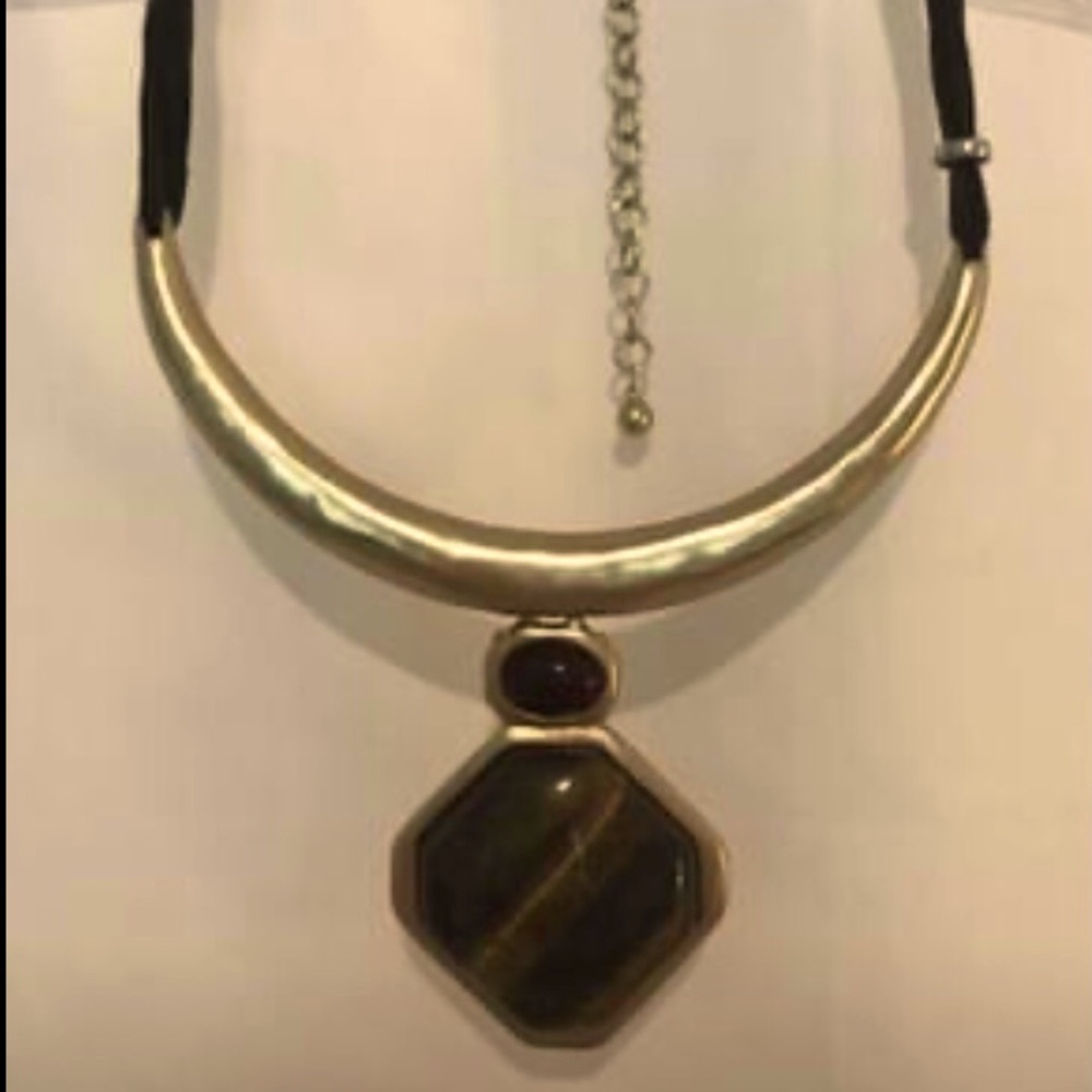 Chico’s Brown Stone Necklace Hammered Gold Accent